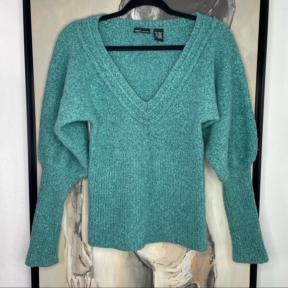 𝅺moda International V Neck Princess Sleeve Wool Blend Sweater - Picture 1 of 5